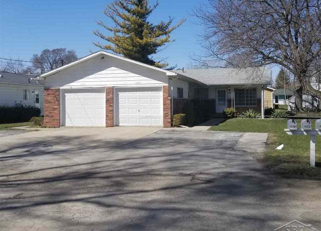 Property at 2000 Essex Ave, Saginaw, MI 48602, 4 beds, 2 baths