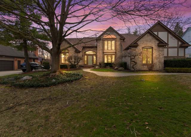 Property at 2440 Kingscross Dr, Shelby Twp, MI 48316, 4 beds, 2.5 baths