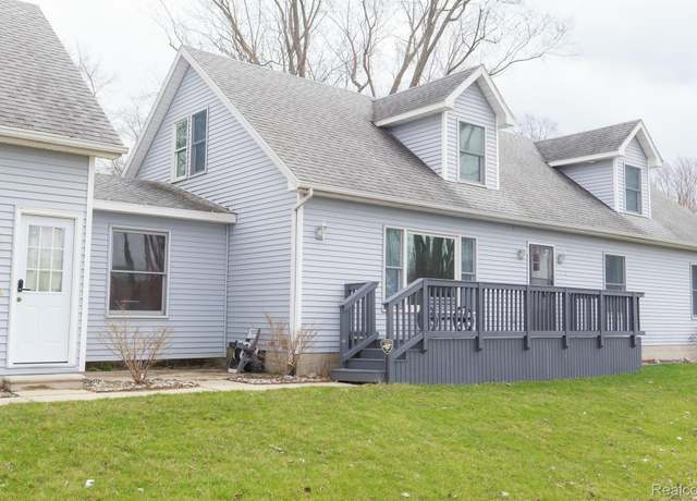 Property at 4534 Superior St, Newport, MI 48166, 4 beds, 3.5 baths