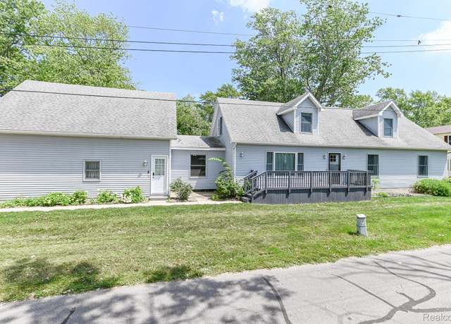Property at 4534 Superior St, Newport, MI 48166, 4 beds, 3.5 baths