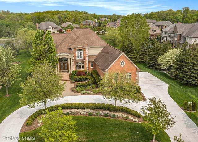 Property at 2832 Croftshire Ct, Rochester, MI 48306, 4 beds, 5.5 baths
