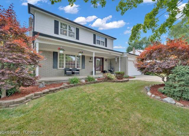 Property at 37738 Santa Anna St, Roseville, MI 48036, 4 beds, 2.5 baths