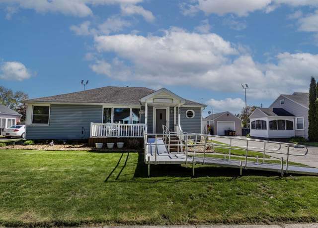 Property at 425 Hunter St, Saginaw, MI 48602, 2 beds, 2 baths