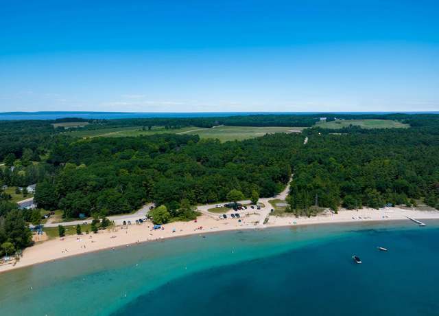 Property at 18862 Bay St, Traverse City, MI 49686, 2 beds, 1 bath