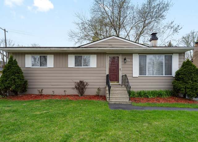Property at 806 Harry Paul Dr, Lake Orion, MI 48362, 3 beds, 2 baths