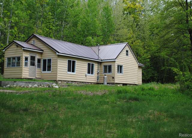 Property at 7618 N Athey Ave, Harrison, MI 48625, 2 beds, 1 bath
