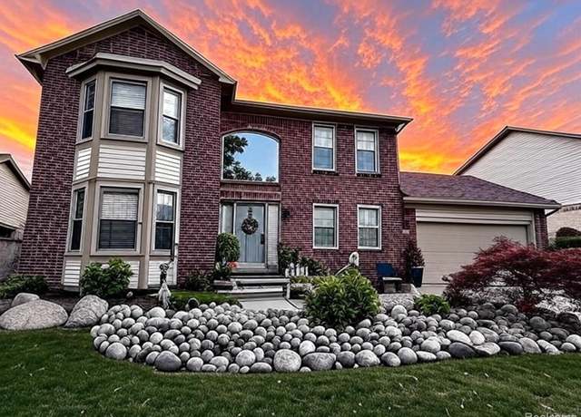 Property at 7575 Cherrywood Dr, Westland, MI 48185, 3 beds, 3 baths