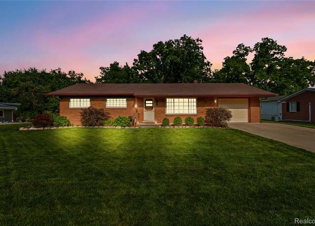 Property at 229 Brook Dr, Romeo, MI 48065, 3 beds, 1.5 baths