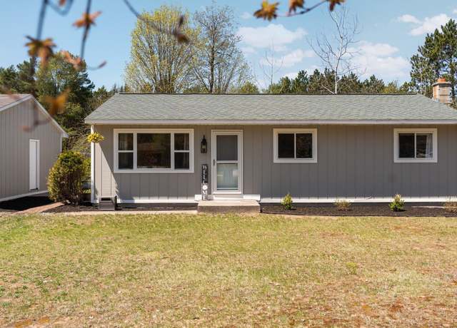 Property at 1905 Cottontail Dr, Traverse City, MI 49684, 3 beds, 2 baths