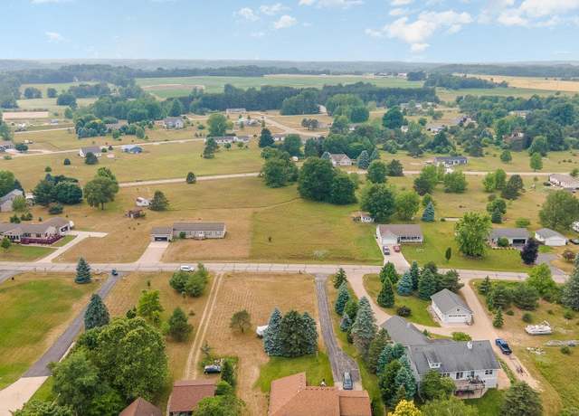 Property at 1016 Pyrenees Dr, Lake Isabella, MI 48893