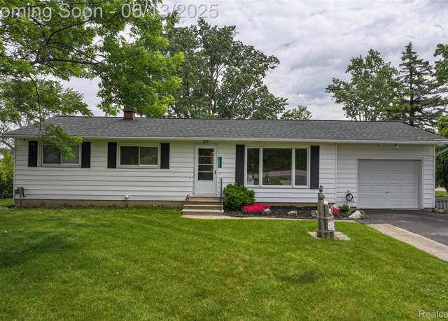 Property at 1092 Millville Rd, Lapeer, MI 48446, 3 beds, 2 baths