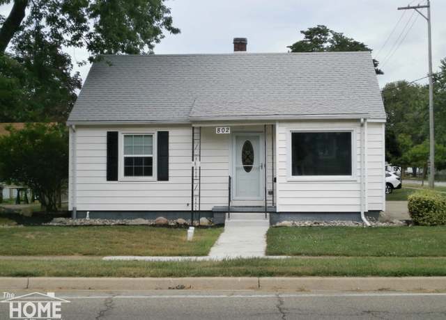 Property at 802 W Stewart St, Owosso, MI 48867, 4 beds, 1 bath