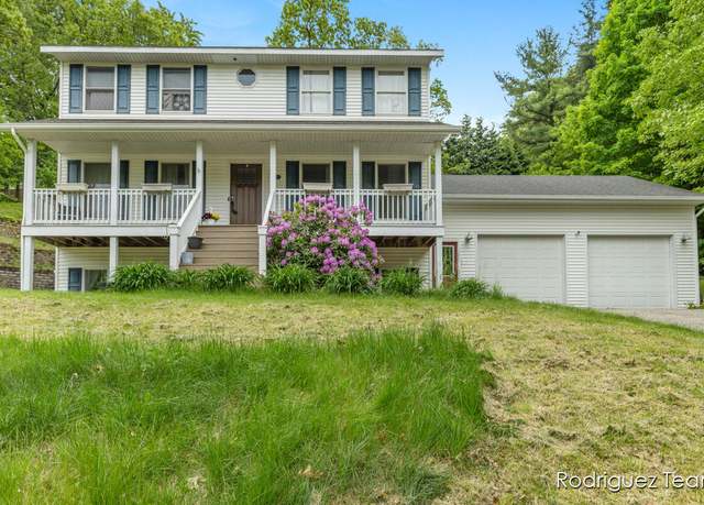 Property at 4160 Knapp Valley Dr NE, Grand Rapids, MI 49525, 5 beds, 3.5 baths