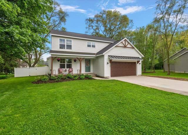 Property at 740 E 8th St, Holland, MI 49423, 5 beds, 3.5 baths