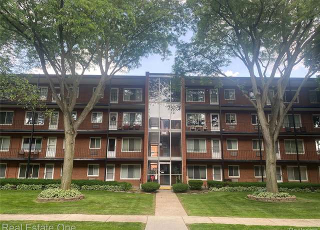 Property at 2915 W 13 Mile Rd #104, Royal Oak, MI 48073, 2 beds, 1 bath
