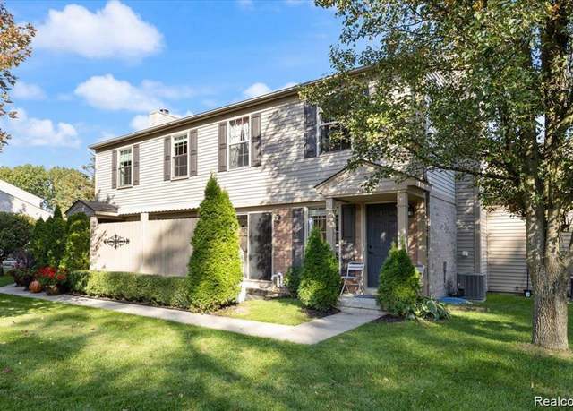 Property at 180 Pine Tree Ridge Dr #3, Waterford, MI 48327, 2 beds, 1.5 baths
