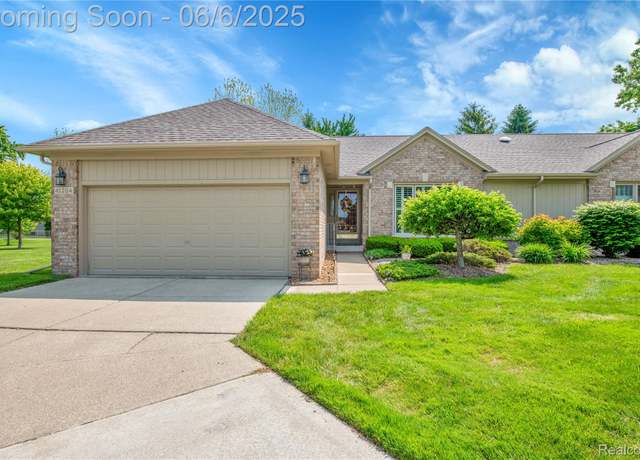 Property at 41264 Hunters Ridge Dr, Clinton Township, MI 48038, 2 beds, 2.5 baths