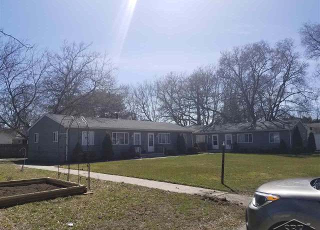 Property at 1931 Essex Ave, Saginaw, MI 48602, 8 beds, 4 baths