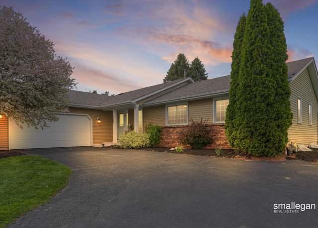 Property at 6968 Camino Del Rey Dr NE, Rockford, MI 49341, 4 beds, 2 baths
