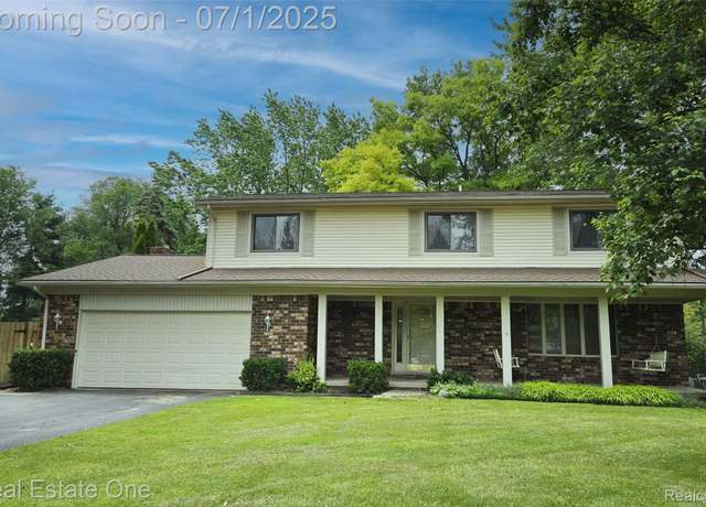 Property at 6995 Allen Hill Ct, Clarkston, MI 48348, 4 beds, 2.5 baths