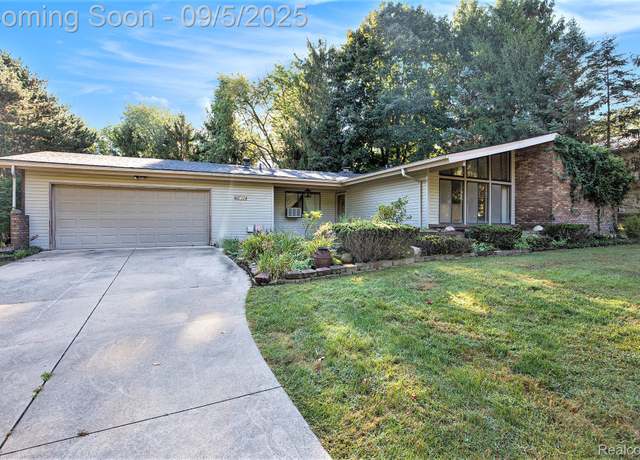 Property at 7334 Parkwood Dr, Tyrone Township, MI 48430, 3 beds, 2.5 baths