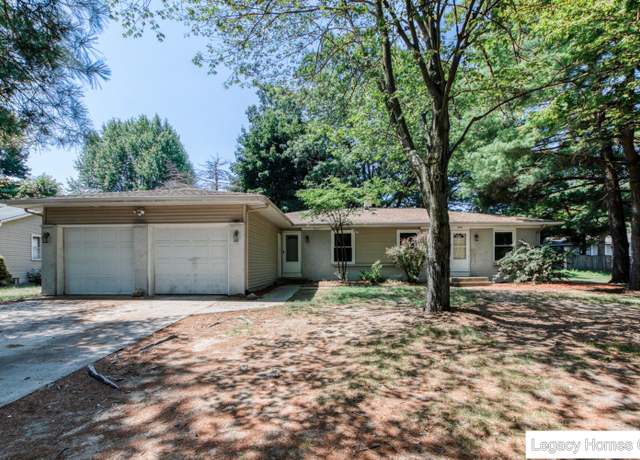 Property at 5841 Ridgebrook Ave SE #5843, Kentwood, MI 49508, 6 beds, 2 baths