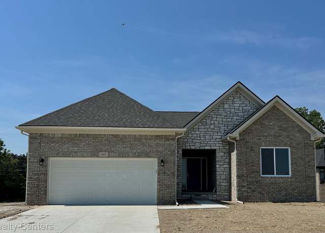 Property at 53182 Woodland Mdws, Chesterfield, MI 48047, 3 beds, 2.5 baths