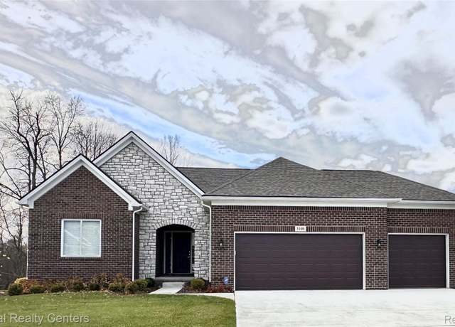 Property at 53182 Woodland Mdws, Chesterfield, MI 48047, 3 beds, 2.5 baths