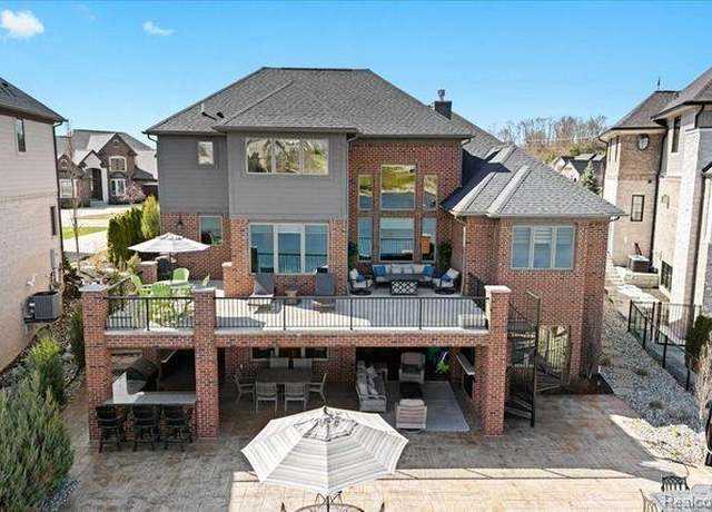 Property at 8353 Pier Point Ct, South Lyon, MI 48178, 4 beds, 3.5 baths