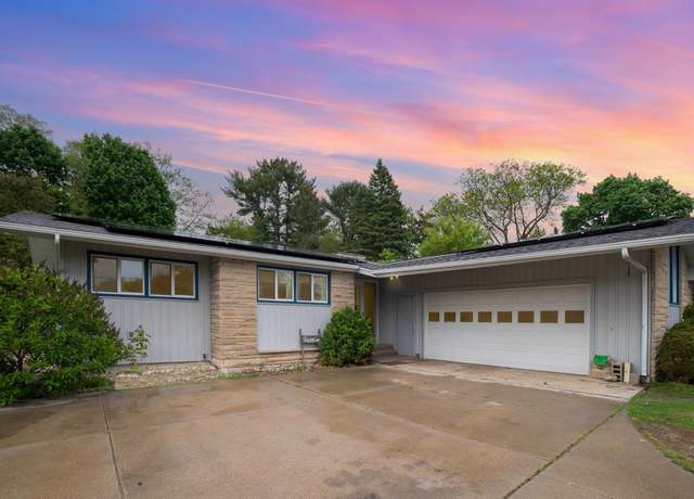 Property at 812 W Center, Alma, MI 48880, 4 beds, 3 baths