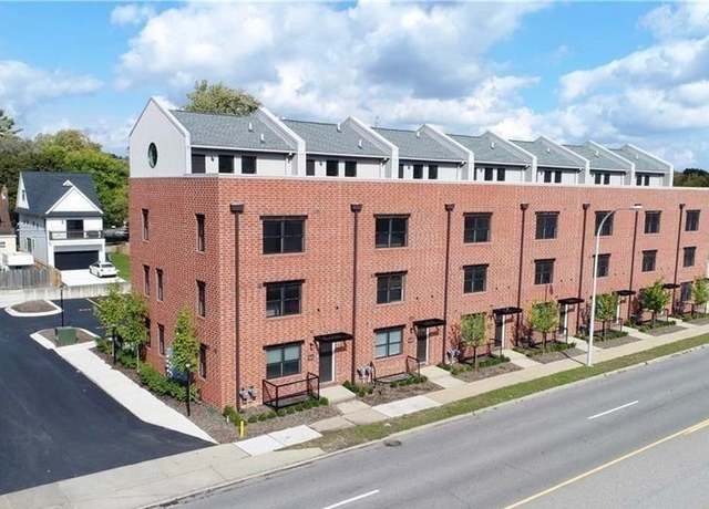 Property at 632 W 11 Mile Rd, Royal Oak, MI 48067, 2 beds, 2 baths
