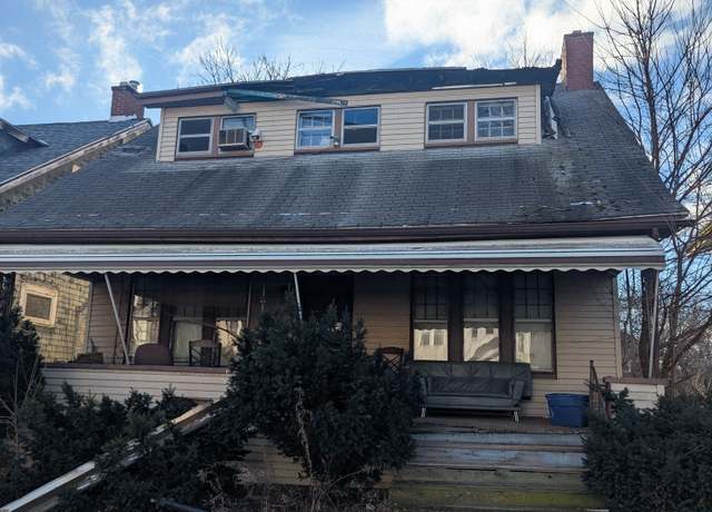 Property at 224 Tennyson St, Highland Park, MI 48203, 4 beds, 1.5 baths