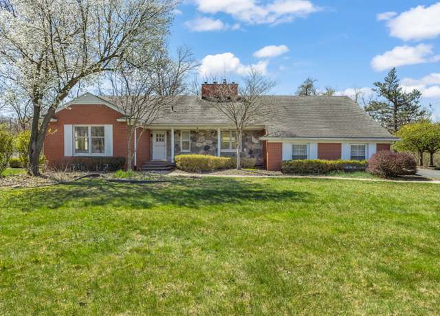 Property at 31069 Munger Dr, Livonia, MI 48154, 3 beds, 2.5 baths