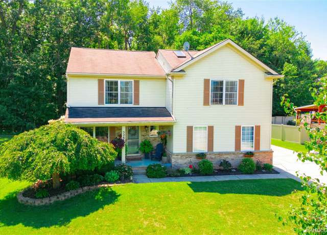 Property at 52657 Huntley Ave, New Baltimore, MI 48047, 3 beds, 2.5 baths