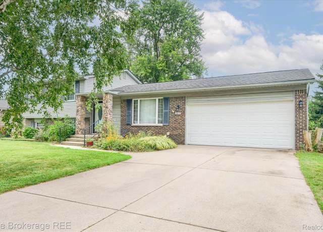 Property at 7412 New Hampshire Dr, Davison, MI 48423, 4 beds, 2 baths