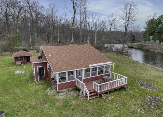 Property at 50479 Delling Dr, Dowagiac, MI 49047, 2 beds, 1 bath