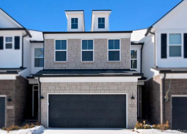 Property at 5575 E Spaniel Dr, Pittsfield Charter Township, MI 48108, 3 beds, 2.5 baths
