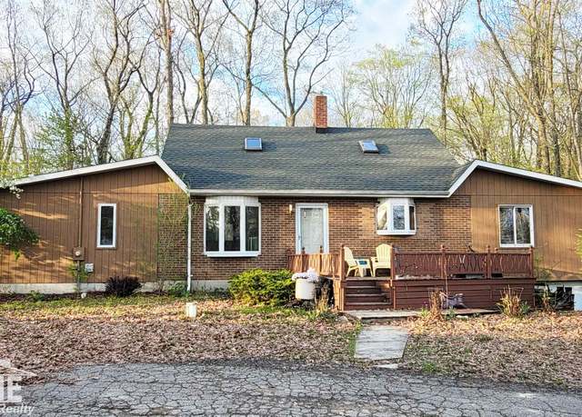 Property at 4405 E M-71 Rd, Corunna, MI 48817, 3 beds, 2 baths