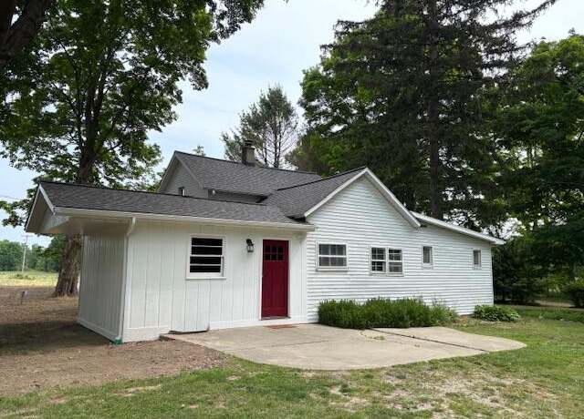 Property at 09528 57th St, Grand Junction, MI 49056, 3 beds, 1 bath