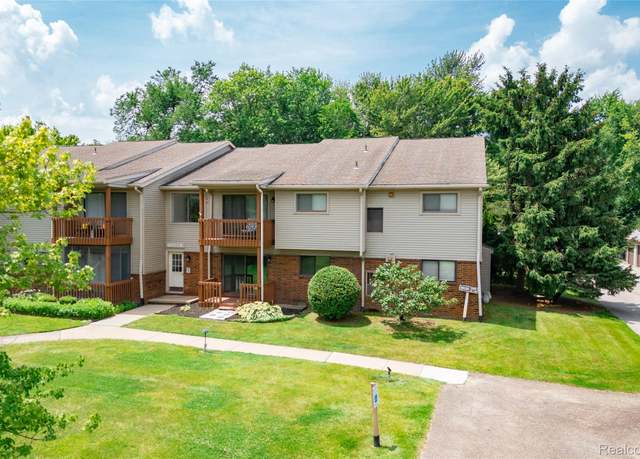 Property at 10228 Nancys Blvd #33, Grosse Ile, MI 48138, 2 beds, 2 baths