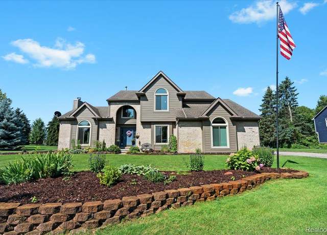 Property at 14003 Pembrooke Cir, South Lyon, MI 48178, 4 beds, 2.5 baths