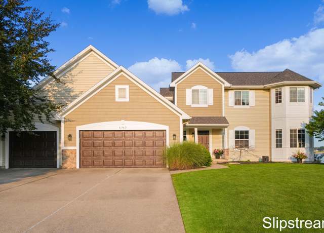 Property at 5757 16th Ave, Hudsonville, MI 49426, 5 beds, 3.5 baths