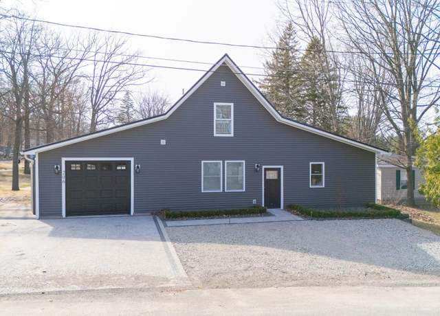 Property at 206 Joliet Ave, Houghton Lake, MI 48629, 3 beds, 2 baths