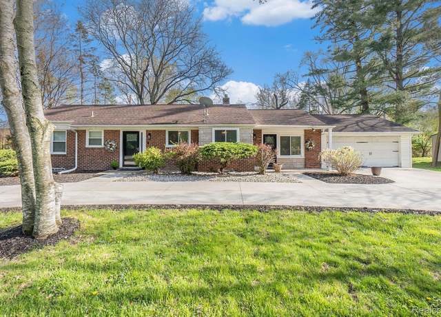 Property at 19595 Mahon St, Southfield, MI 48075, 3 beds, 1.5 baths