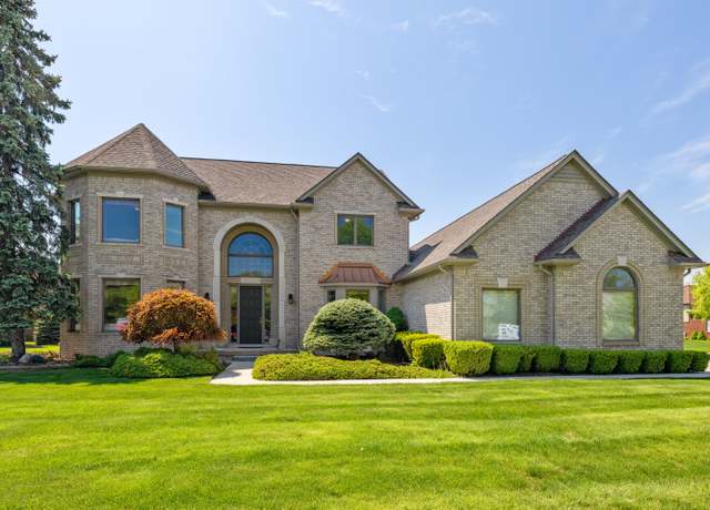 Property at 40387 Emerald Ln E, Clinton Township, MI 48038, 3 beds, 2.5 baths