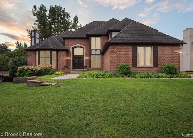 Property at 6722 Torybrooke Cir, West Bloomfield, MI 48323, 5 beds, 4 baths