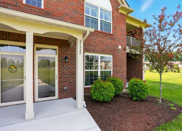 Property at 21925 Andover Dr, Macomb, MI 48042, 2 beds, 2 baths