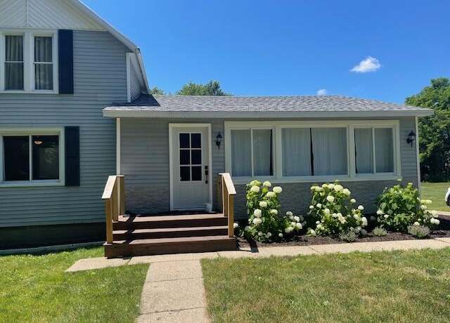 Property at 1076 38th St, Allegan, MI 49010, 3 beds, 1 bath