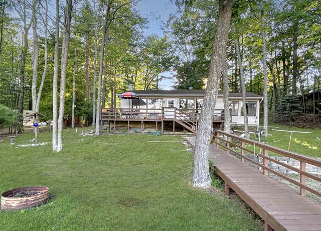 Property at 4102 North Spider Lake Rd, Traverse City, MI 49696, 2 beds, 2 baths