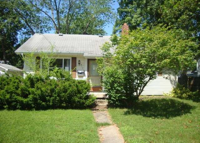 Property at 917 N Hickory St, Owosso, MI 48867, 3 beds, 1 bath